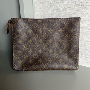 Louis Vuitton vintage monogram toiletry